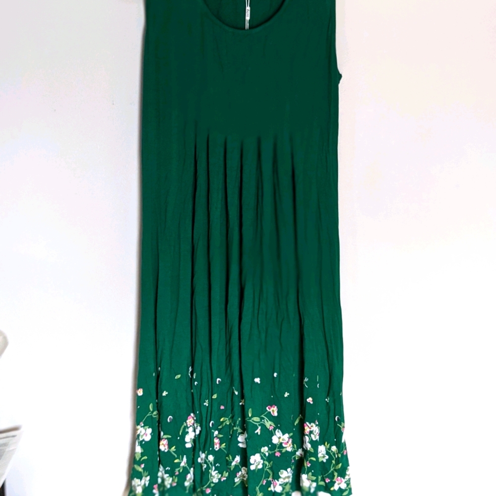 Scoop Neck, Knee-Length Emerald Green Floral Embro